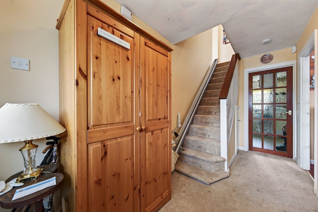 Property photo 2 of 33