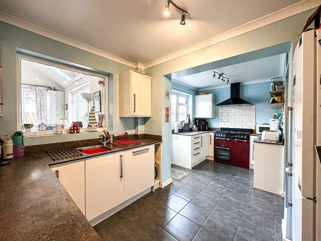 Property photo 2 of 18 4772428