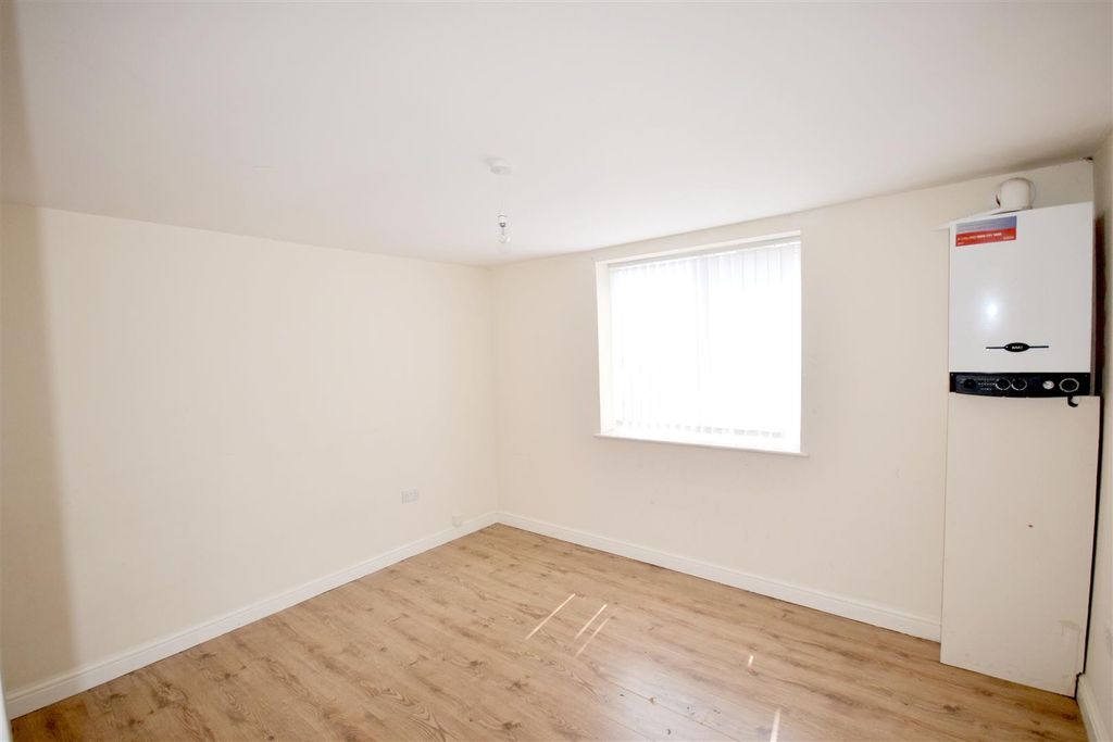 Property photo 2 of 5 Flat 2 147 Neasham Rd Lounge.Jpg