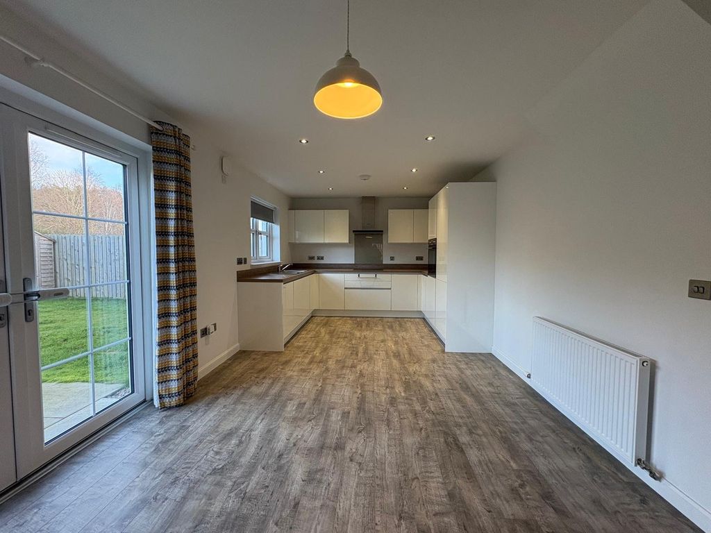 Property photo 3 of 10 Photo 3