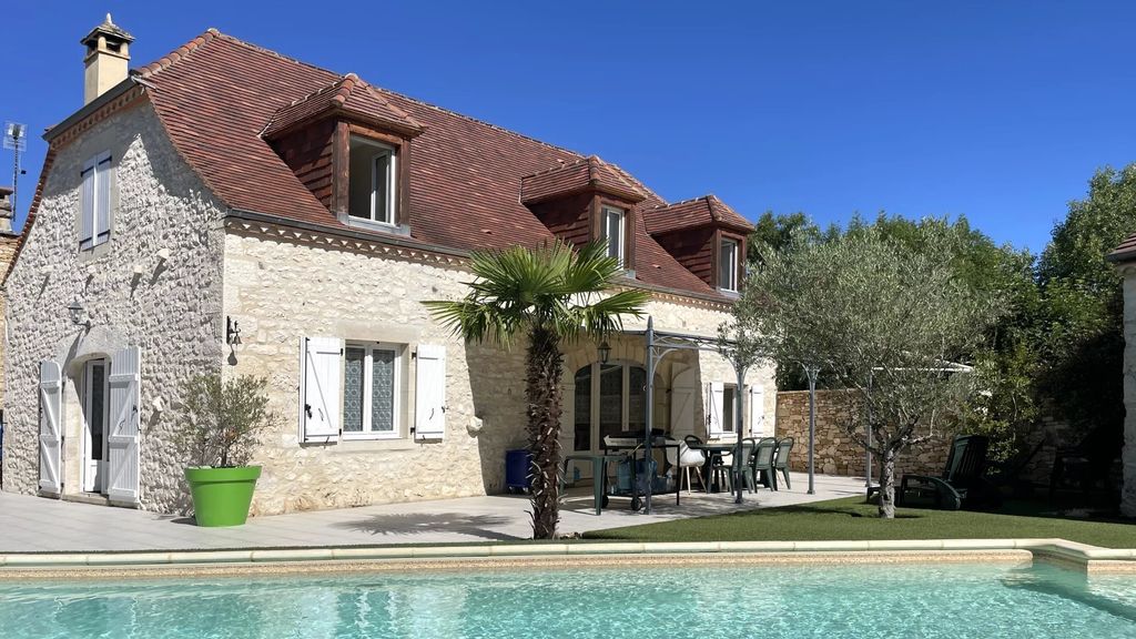 Property photo 1 of 18 Charming Renovated Stone Property With Pool – 120 m² Of Living Space