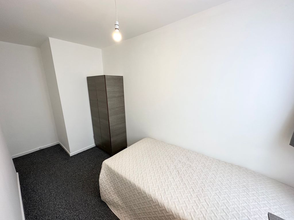 Property photo 2 of 12 Room B
