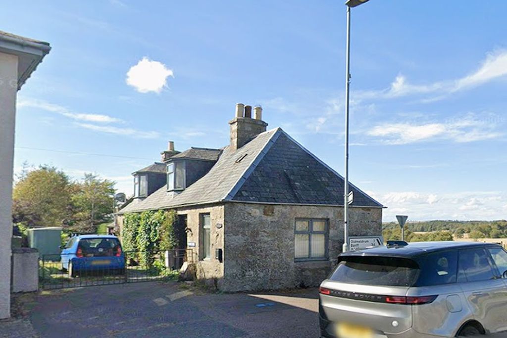 Property photo 1 of 2