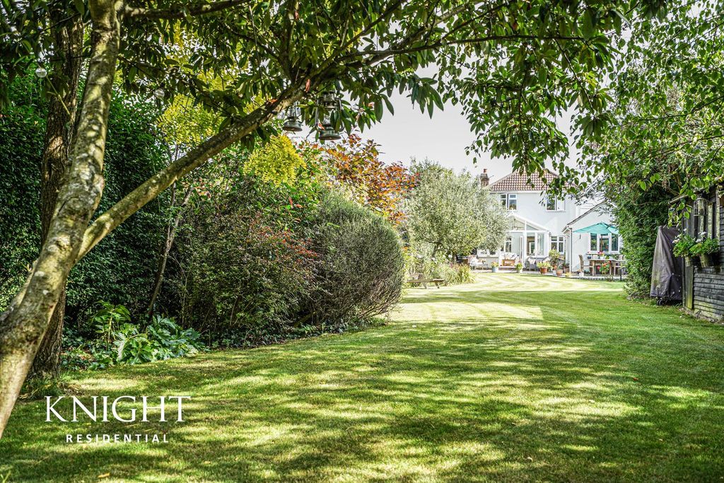 Property photo 1 of 34