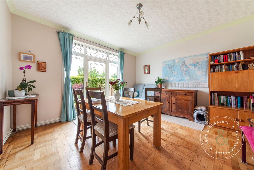 Property photo 3 of 35 Fairwater-Road-13.Jpg