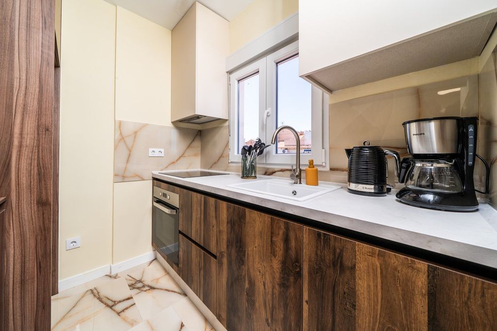 Property photo 3 of 43