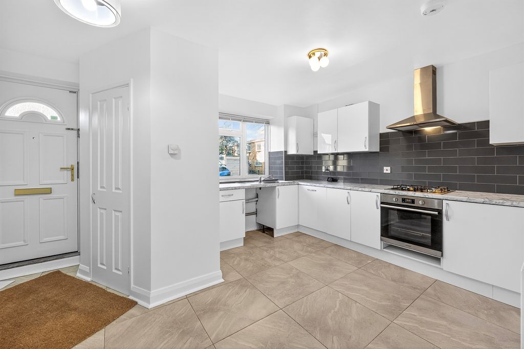 Property photo 3 of 30