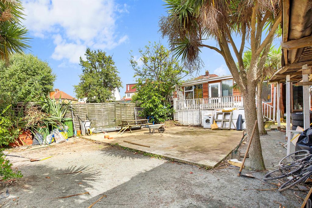 Property photo 3 of 8