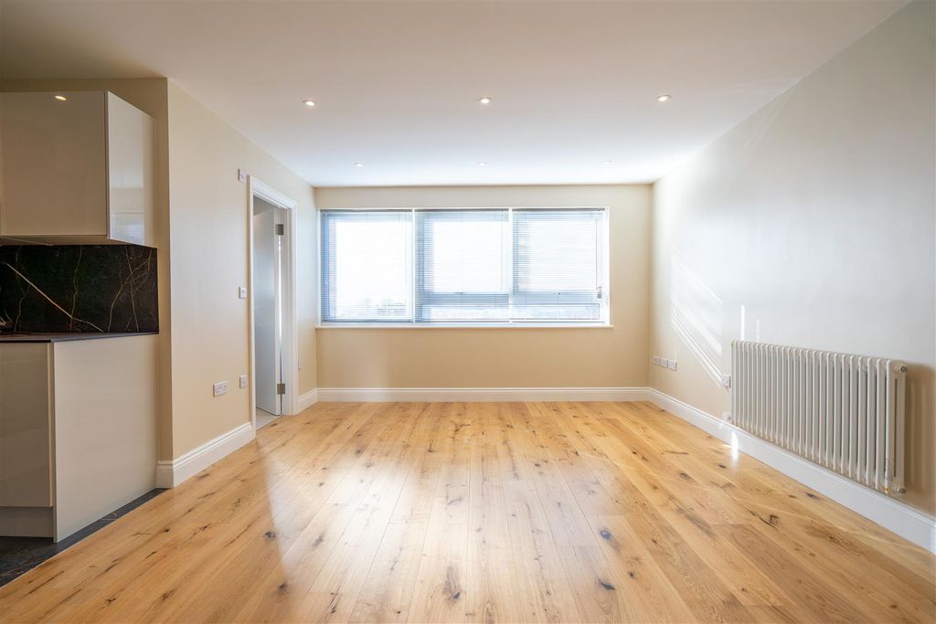 Property photo 2 of 6 Dsc00895.Jpg