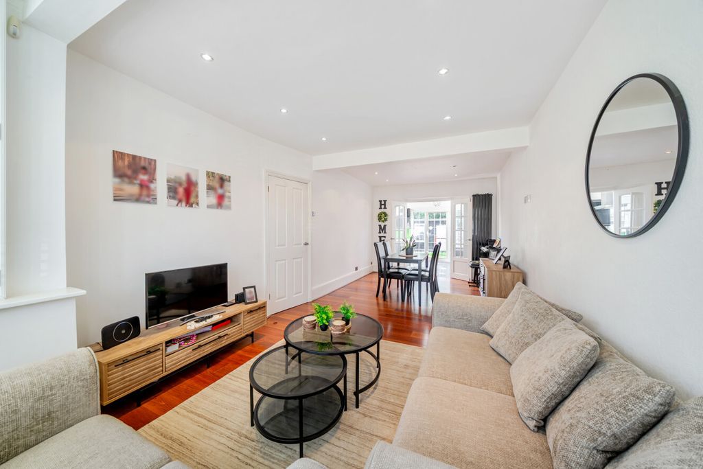 Property photo 3 of 21 1515215-9-6Aa153B...