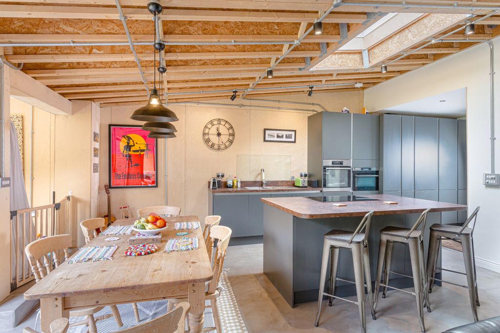 Property photo 2 of 22 Img_7665