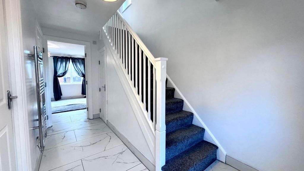 Property photo 2 of 20 Whatsapp Image 2026-02-12 At 18.01.37