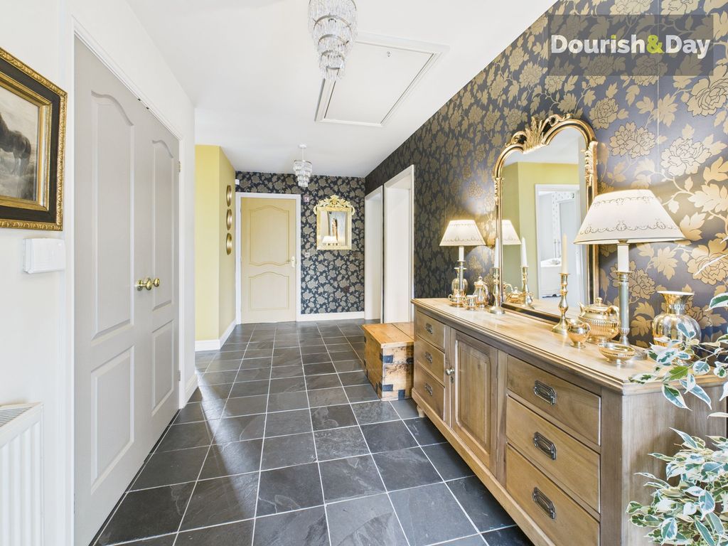 Property photo 3 of 45