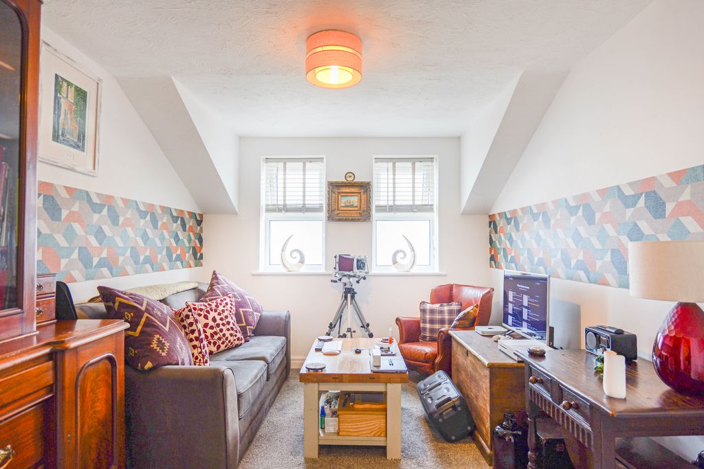 Property photo 2 of 5