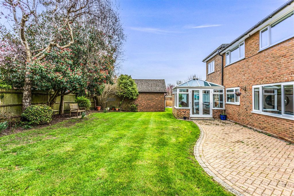 Property photo 2 of 25 11 Wilson Grove10.Jpg