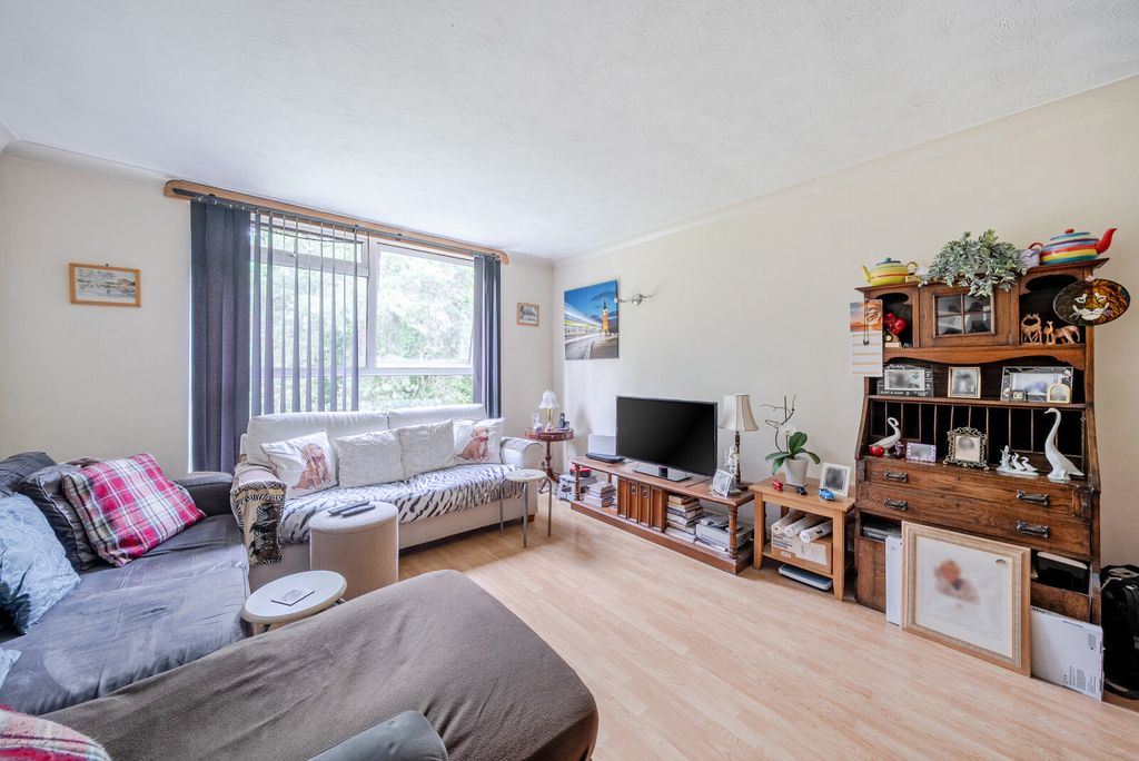 Property photo 3 of 15 1464586-4-6A0B271...