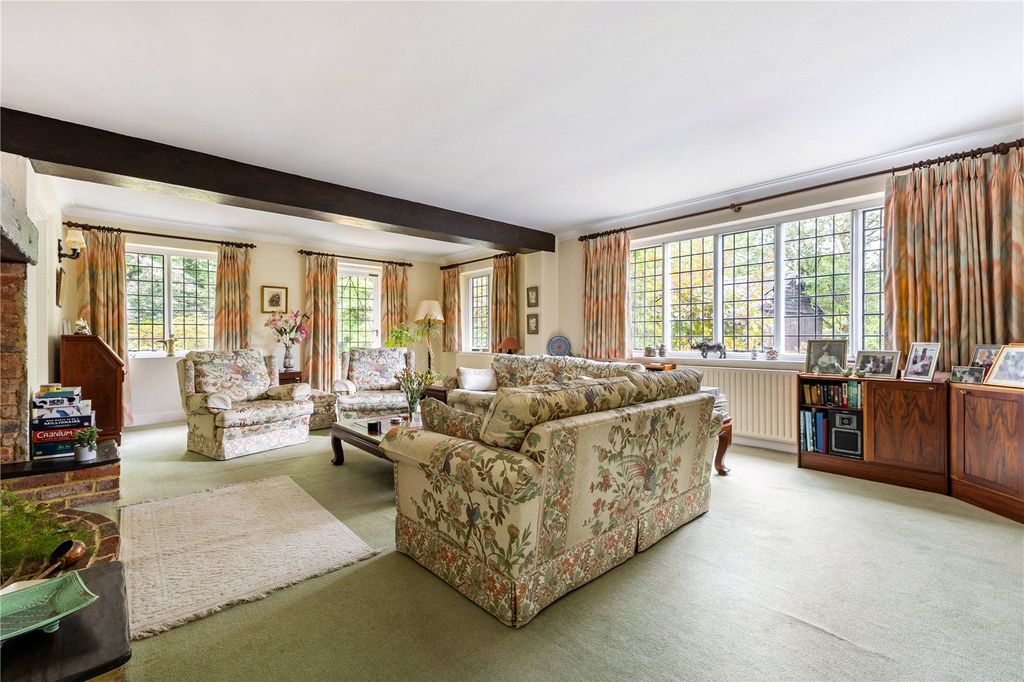 Property photo 3 of 15 Sitting Room