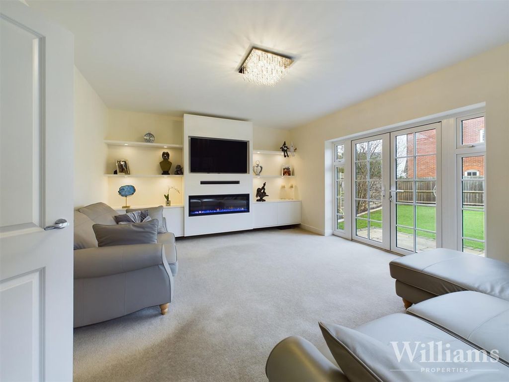 Property photo 3 of 24 Cam02861G0-Pr0060-Still008.Jpg