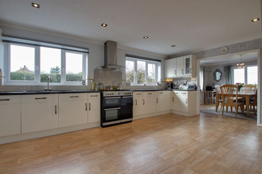 Property photo 2 of 44