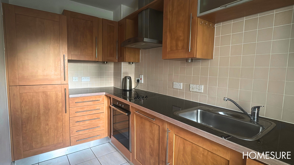 Property photo 3 of 19 Kitchen