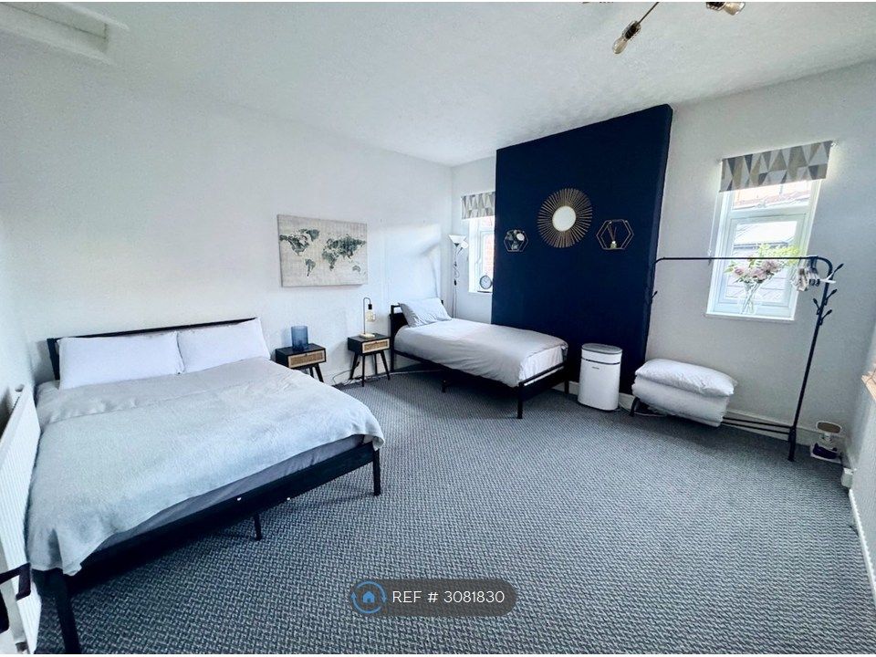 Property photo 3 of 6 Bedroom