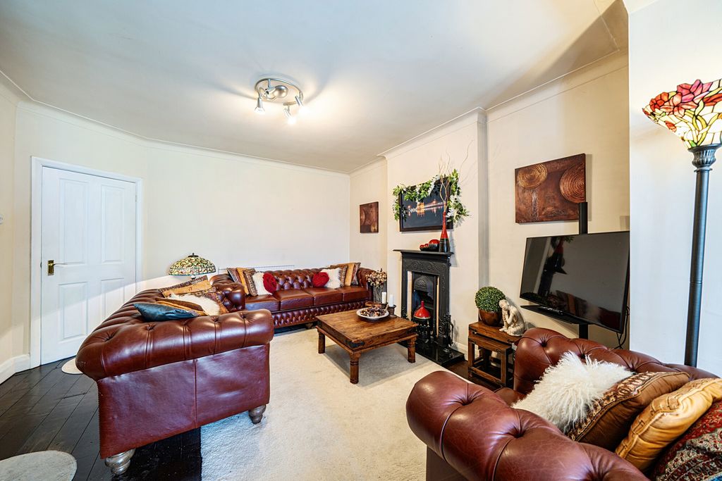 Property photo 2 of 19 1477082-12-6A3031...