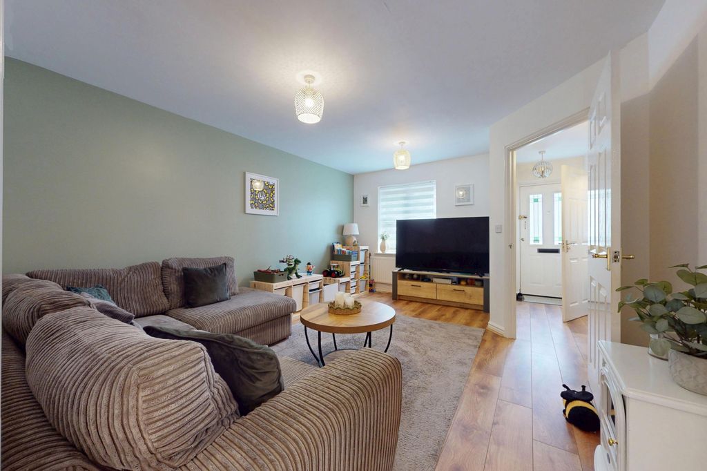 Property photo 3 of 12