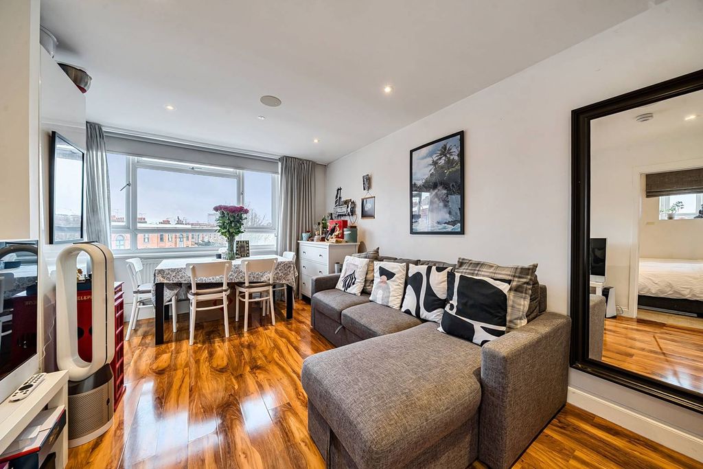 Property photo 2 of 22