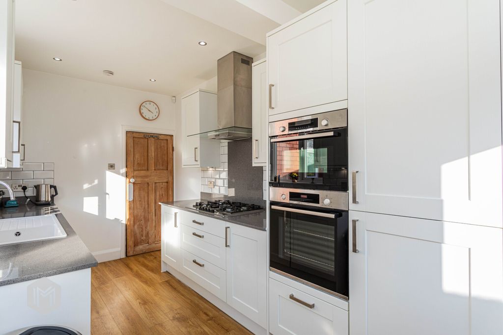 Property photo 3 of 24 Picture No. 33