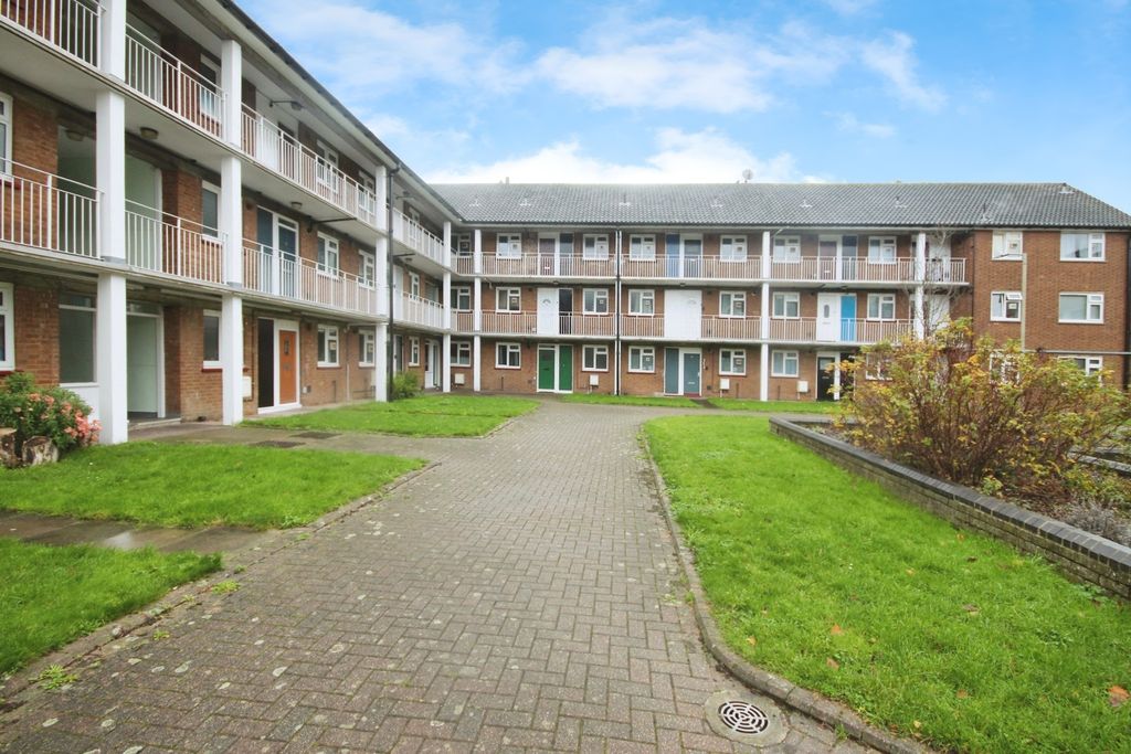 Property photo 1 of 13 External