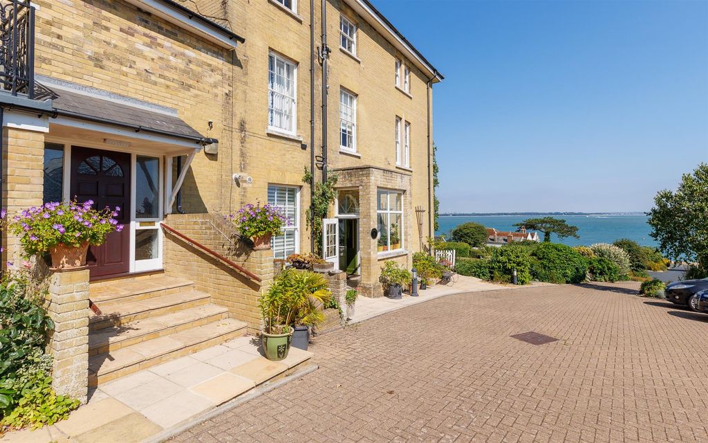 Additional image 17 of 2 bed flat for saleCowes, Isle Of Wight PO31