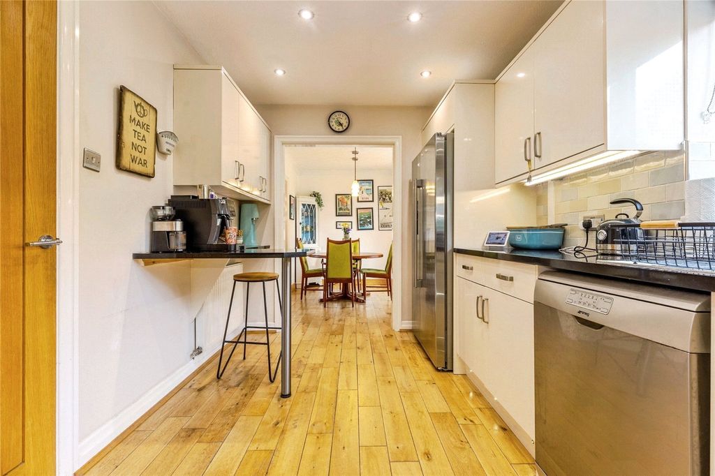 Property photo 3 of 24 Picture No. 97