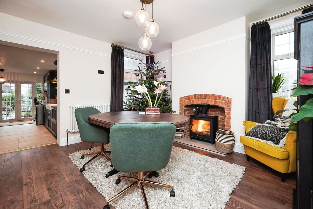 Property photo 2 of 22