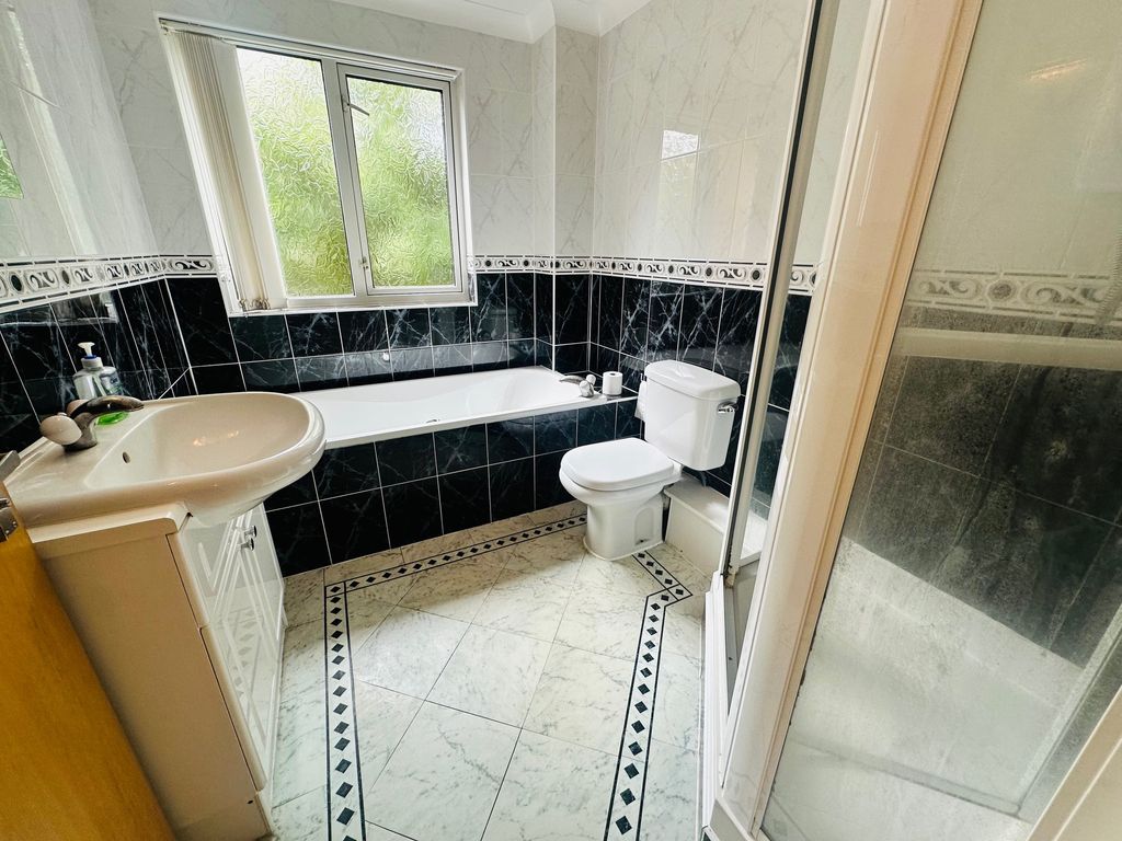 Property photo 2 of 11 Image