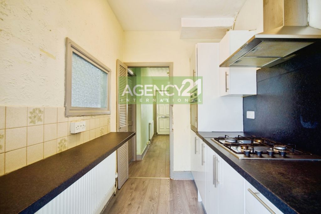 Property photo 2 of 13 Photo 8