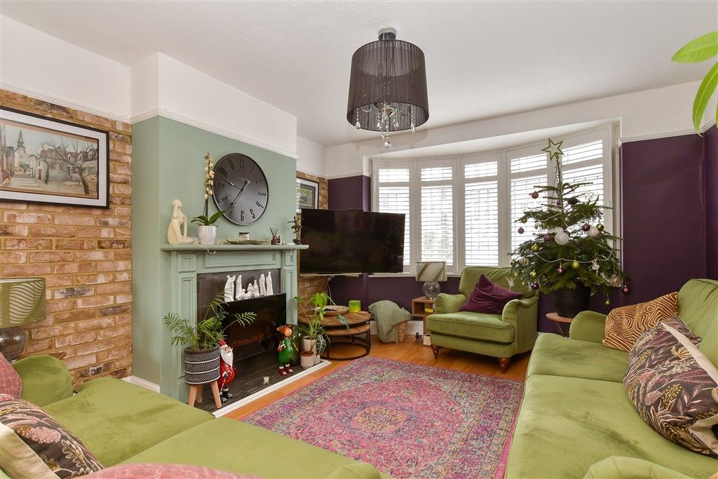 Property photo 2 of 12 Lounge