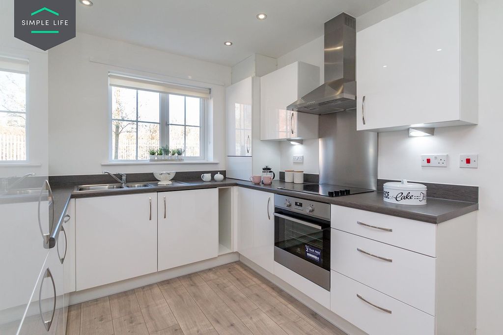 Property photo 3 of 10 Weaverc Kitchen (1).Jpg