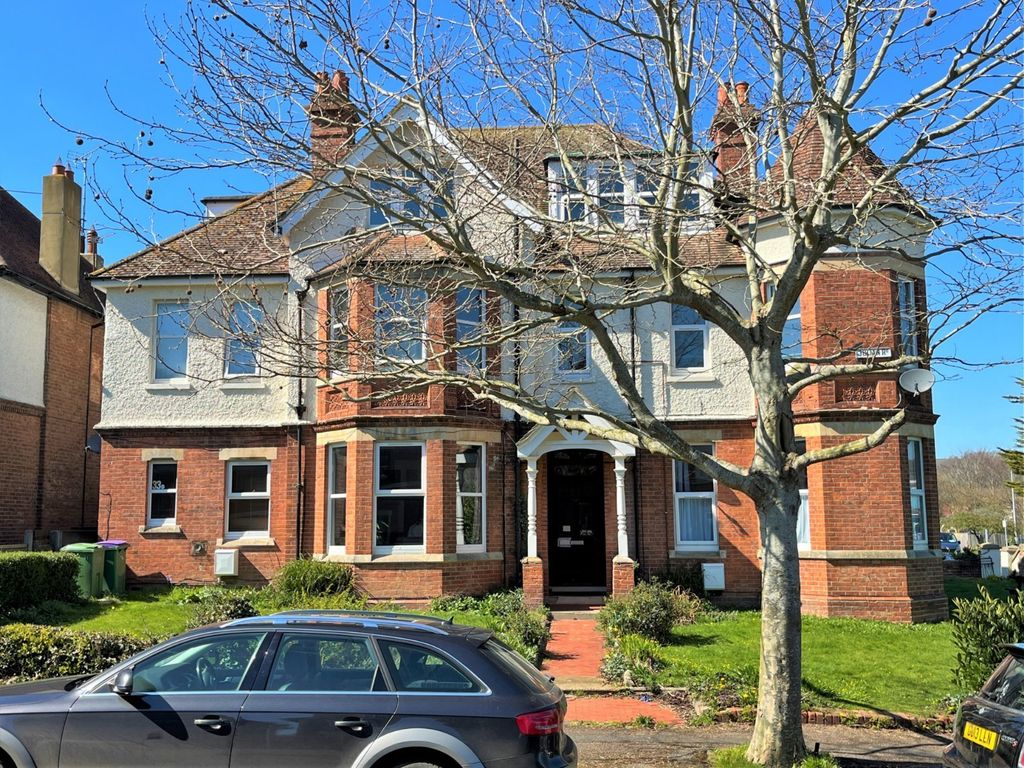 Property photo 1 of 8 Julian Road