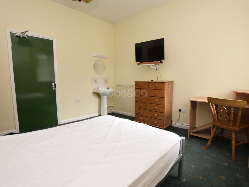 Property photo 3 of 7 1392393
