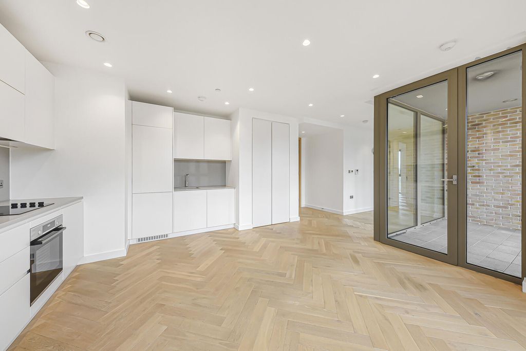 Property photo 2 of 17 Kitchen