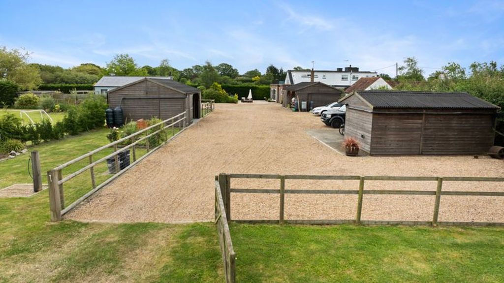 Property photo 2 of 30