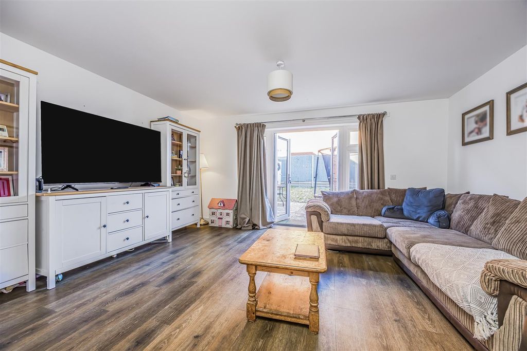 Property photo 2 of 17 37 Admiralty Crescent, Havant-Porticomarketing-Nex