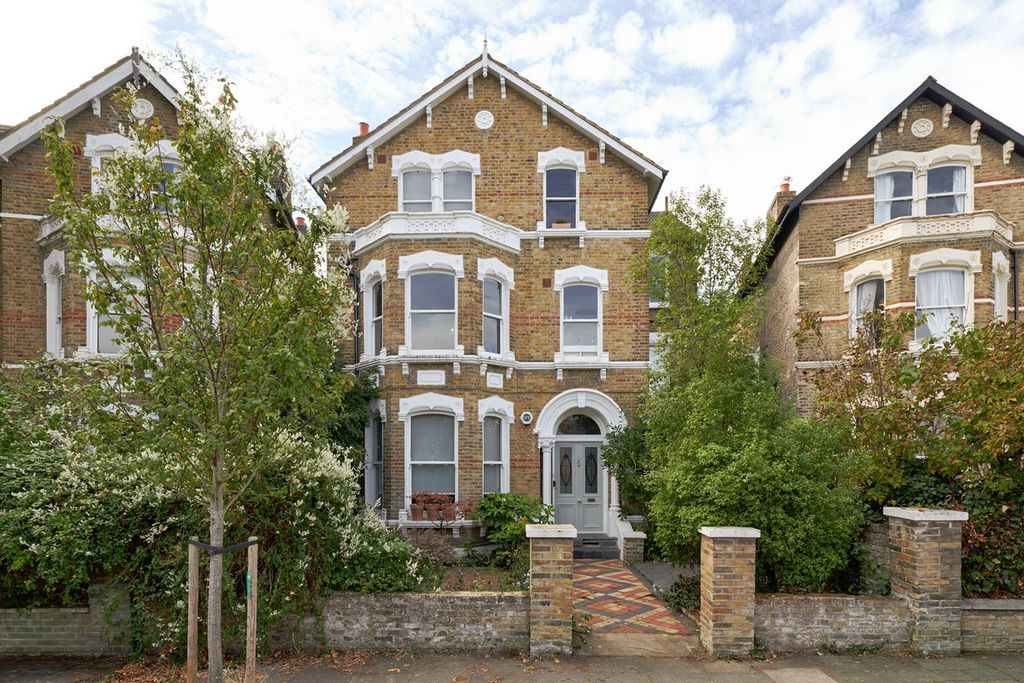 Property photo 1 of 35
