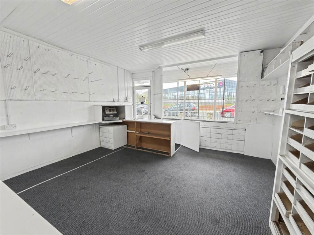 Property photo 2 of 13