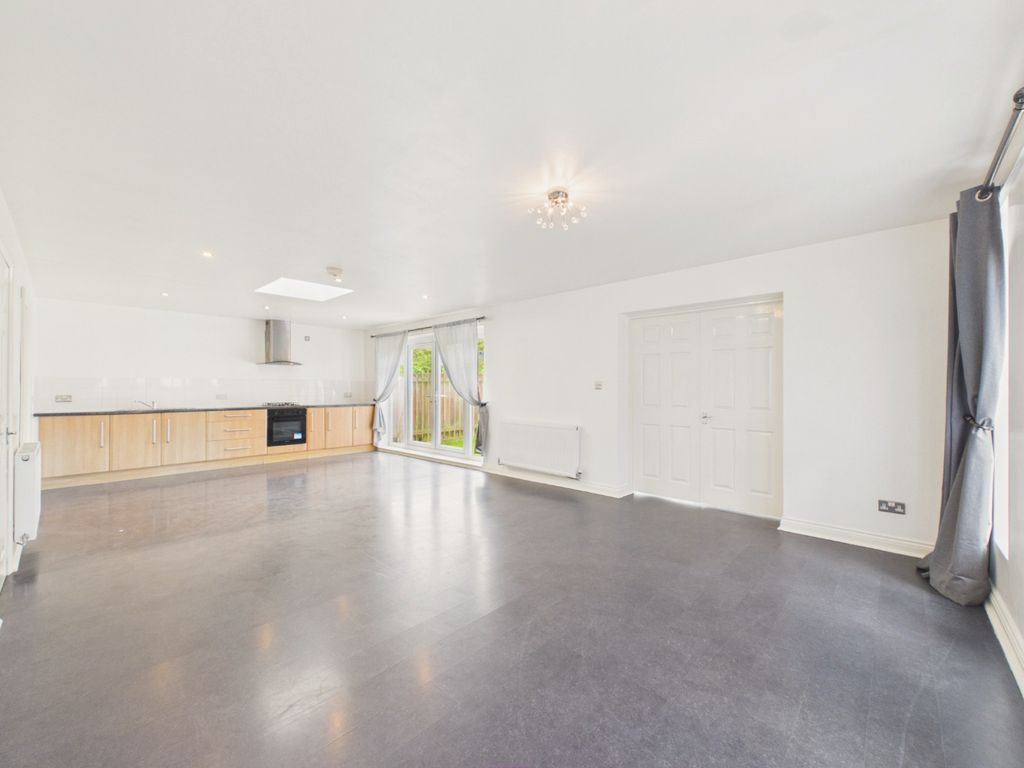 Property photo 3 of 21 5215195