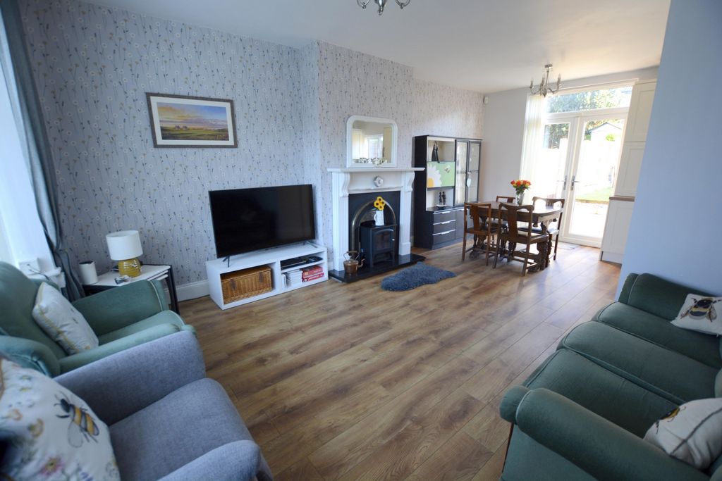 Property photo 2 of 11 Photo 6