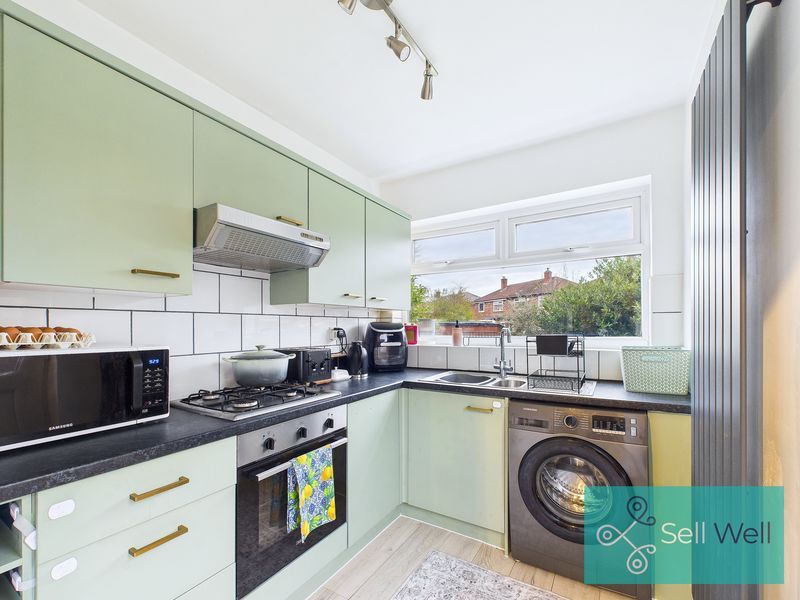 Property photo 3 of 21 Kitchen