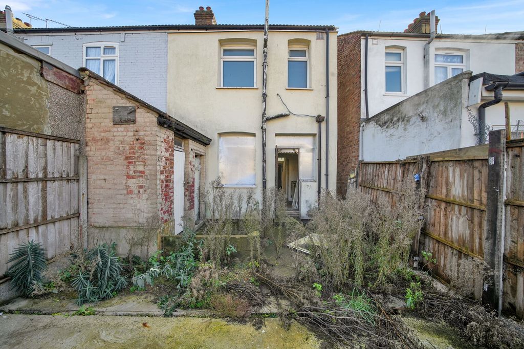 Property photo 2 of 16