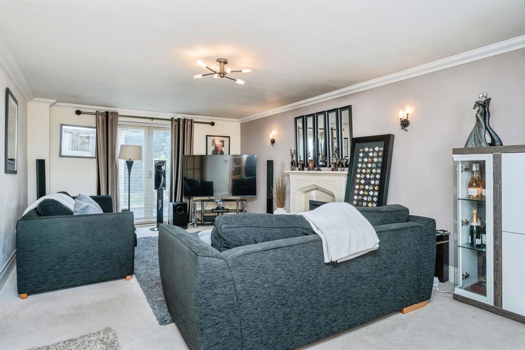Property photo 3 of 33 Pbox-Img.Jpg