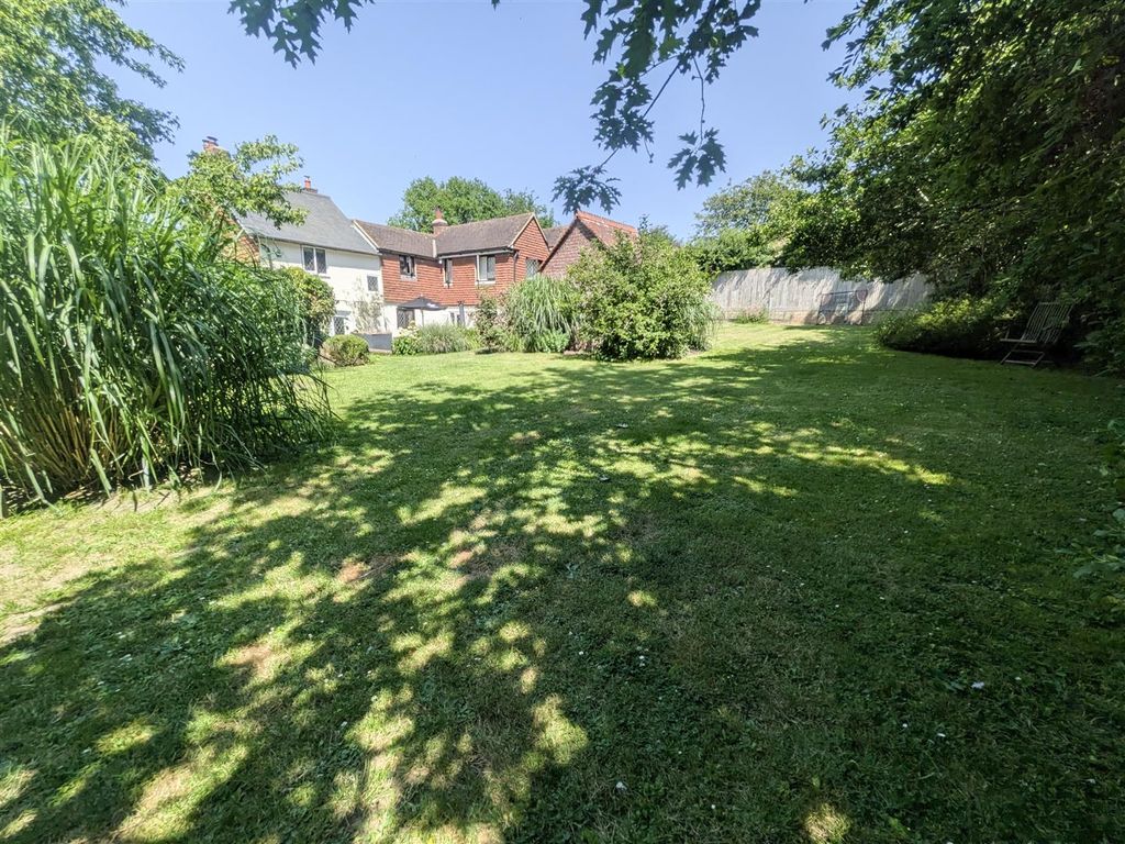Property photo 2 of 25